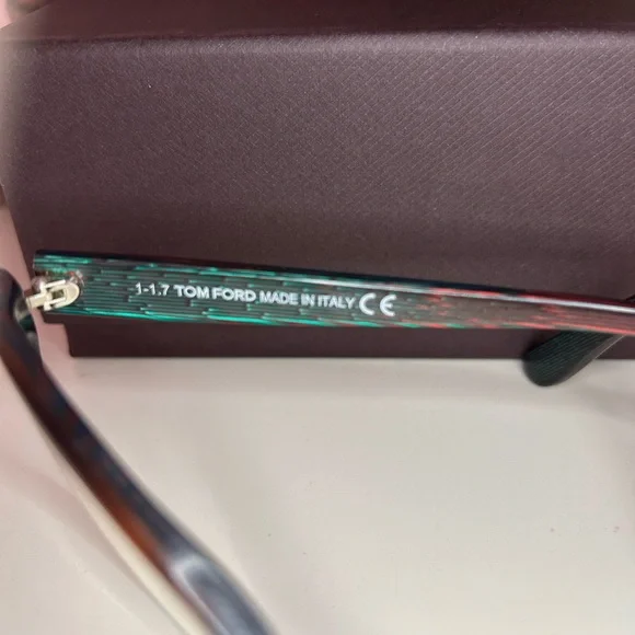 Tom Ford Women's Dark Havana Iridescent Glasses - Picture 5 of 15